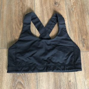 Lululemon Cross Back Sports Bra - Black, Size 8. Gently Worn.